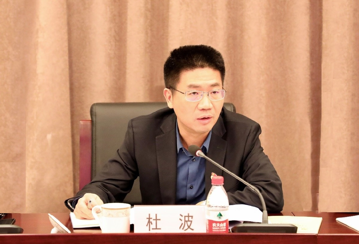 中国2121非凡发展党委理论进建中心组专题进建